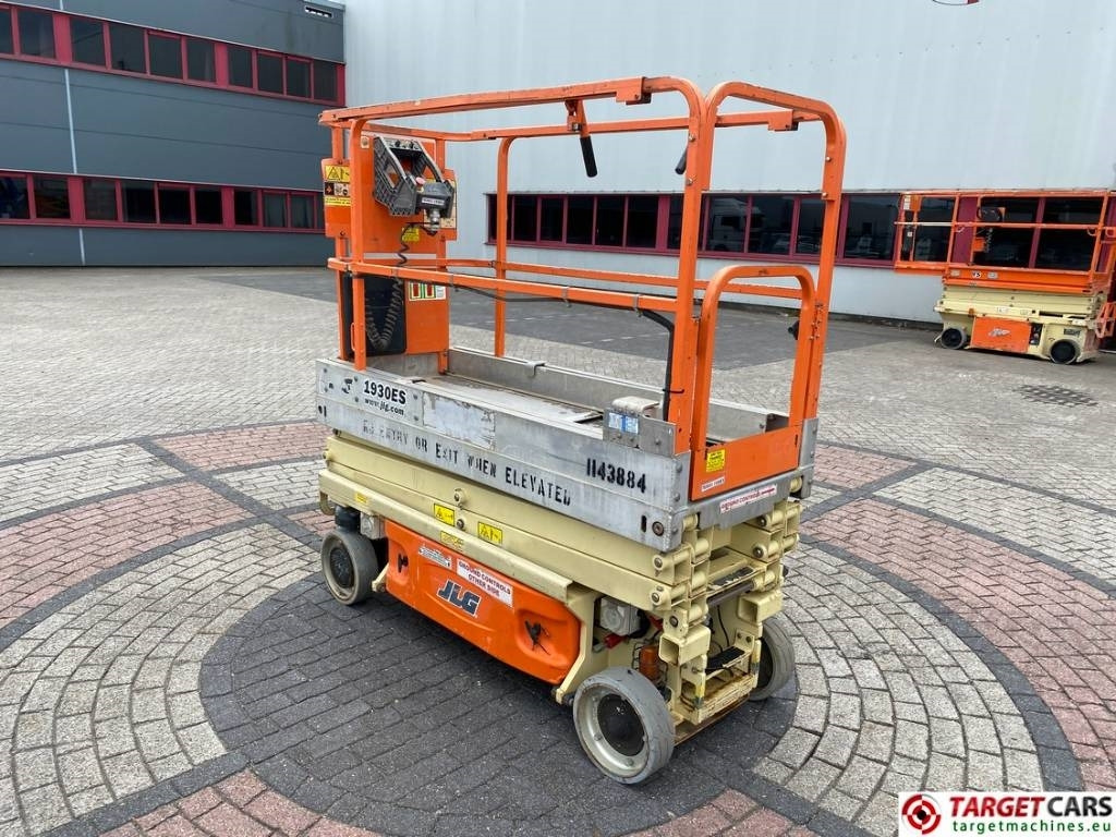 JLG 1930ES Electric Scissor Work Lift 772cm - Samohybná plošiny: obrázok 4 JLG 1930ES Electric Scissor Work Lift 772cm - Samohybná plošiny: obrázok 4