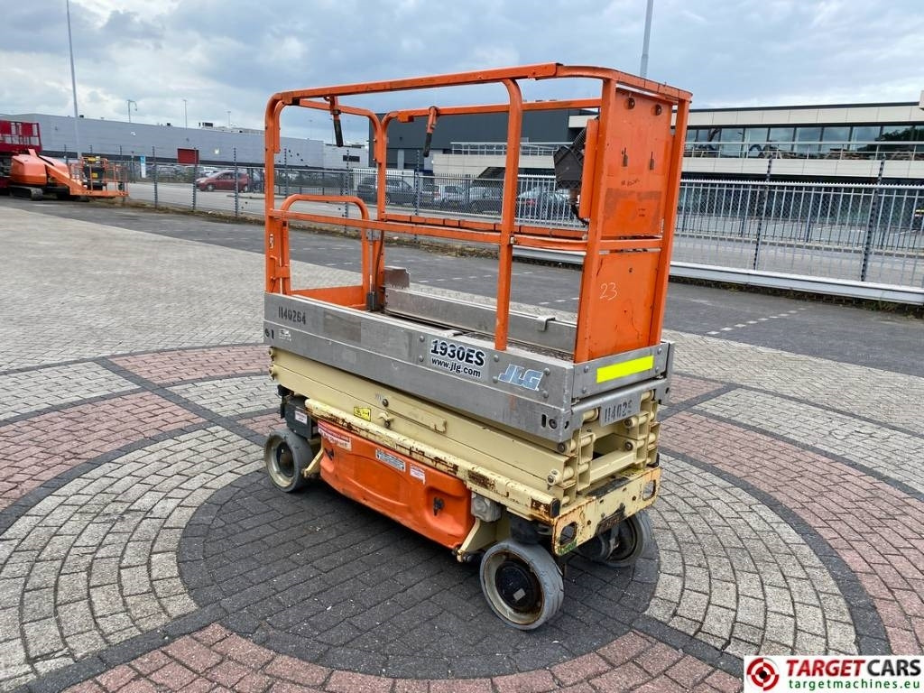 JLG 1930ES Electric Scissor Work Lift 772cm - Samohybná plošiny: obrázok 2 JLG 1930ES Electric Scissor Work Lift 772cm - Samohybná plošiny: obrázok 2