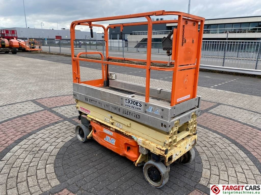 JLG 1930ES Electric Scissor Work Lift 772cm - Samohybná plošiny: obrázok 2 JLG 1930ES Electric Scissor Work Lift 772cm - Samohybná plošiny: obrázok 2