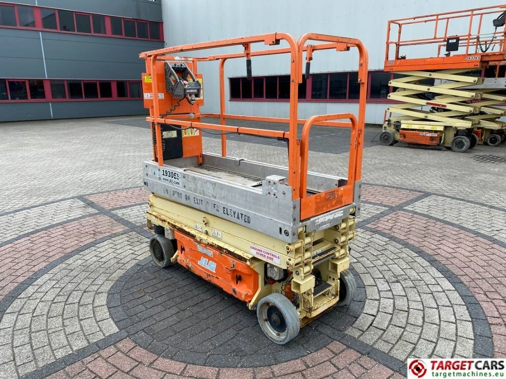 JLG 1930ES Electric Scissor Work Lift 772cm - Samohybná plošiny: obrázok 4 JLG 1930ES Electric Scissor Work Lift 772cm - Samohybná plošiny: obrázok 4