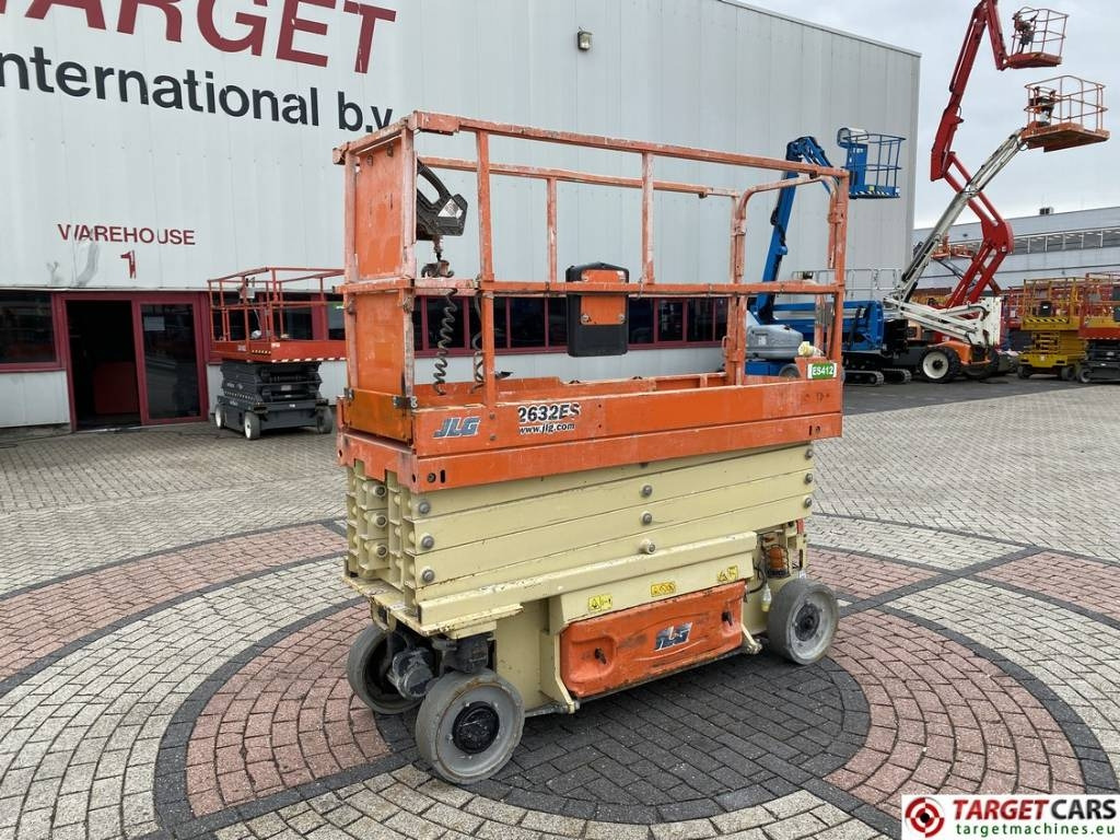 JLG 2632ES Electric Scissor Work Lift 977cm - Samohybná plošiny: obrázok 1 JLG 2632ES Electric Scissor Work Lift 977cm - Samohybná plošiny: obrázok 1