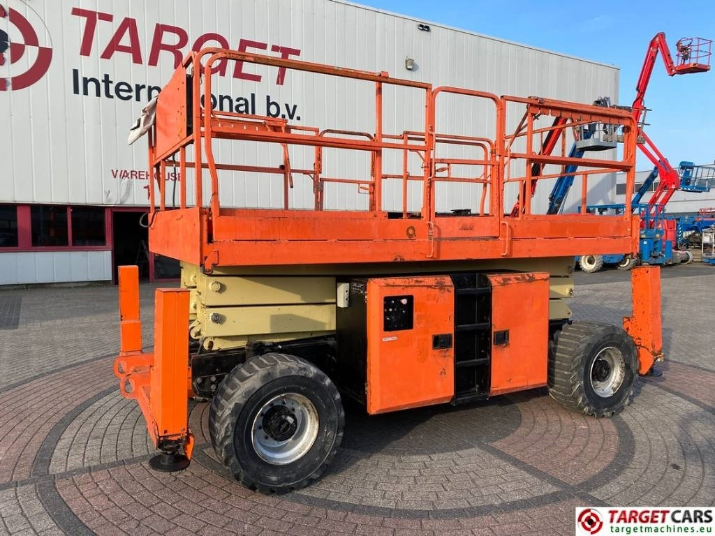 JLG 330LRT Diesel 4x4 Scissor Work Lift 1200cm - Samohybná plošiny: obrázok 1 JLG 330LRT Diesel 4x4 Scissor Work Lift 1200cm - Samohybná plošiny: obrázok 1
