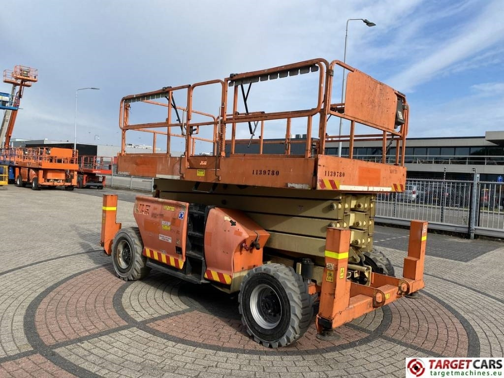 JLG 4394RT Diesel 4x4 Scissor Work Lift 1511cm - Samohybná plošiny: obrázok 2 JLG 4394RT Diesel 4x4 Scissor Work Lift 1511cm - Samohybná plošiny: obrázok 2
