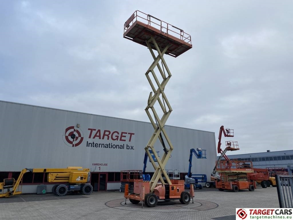 Samohybná plošiny JLG 4394RT Diesel 4x4 Scissor Work Lift 1511cm: obrázok 6
