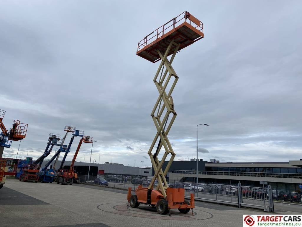 Samohybná plošiny JLG 4394RT Diesel 4x4 Scissor Work Lift 1511cm: obrázok 7