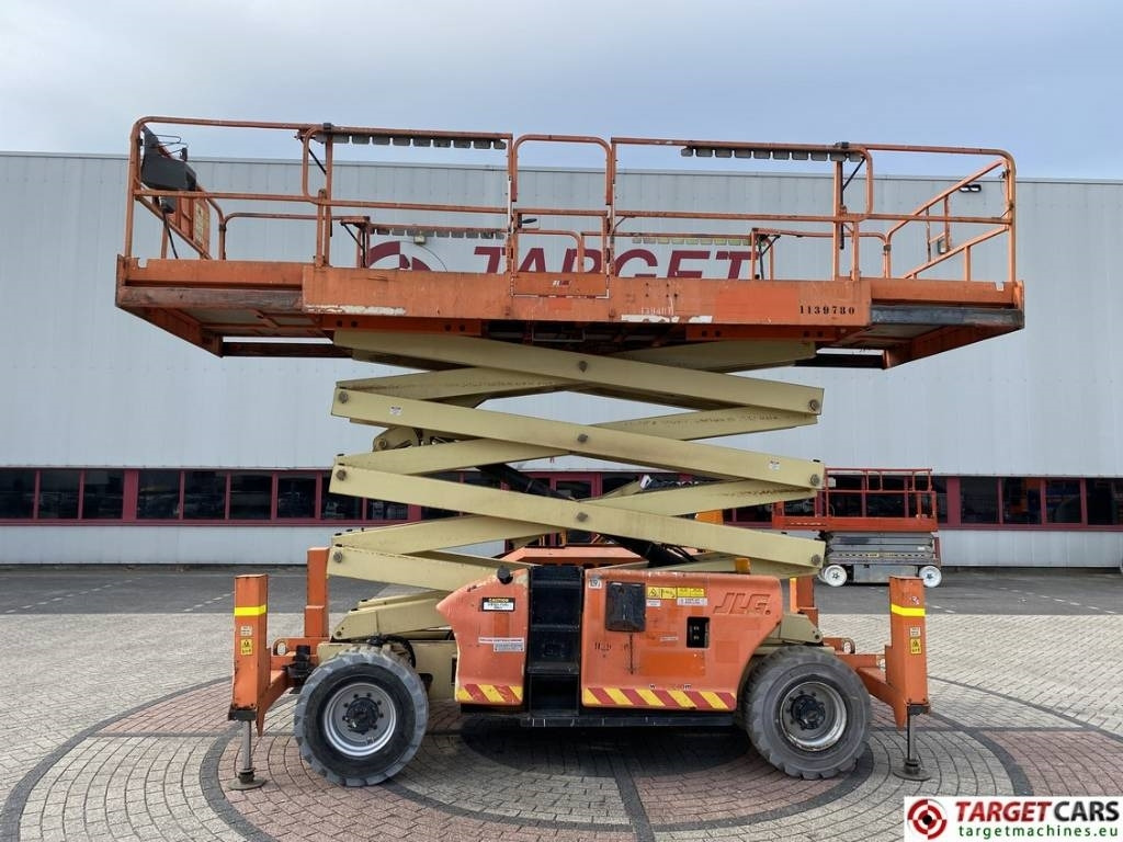 JLG 4394RT Diesel 4x4 Scissor Work Lift 1511cm - Samohybná plošiny: obrázok 5 JLG 4394RT Diesel 4x4 Scissor Work Lift 1511cm - Samohybná plošiny: obrázok 5