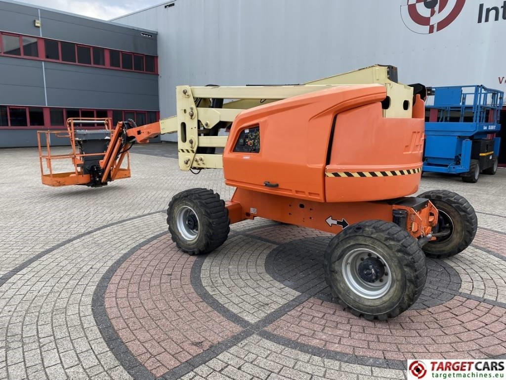 JLG 520AJ Articulated 4x4 Diesel Boom Work Lift 1800cm - Kĺbová pracovná plošina: obrázok 4 JLG 520AJ Articulated 4x4 Diesel Boom Work Lift 1800cm - Kĺbová pracovná plošina: obrázok 4