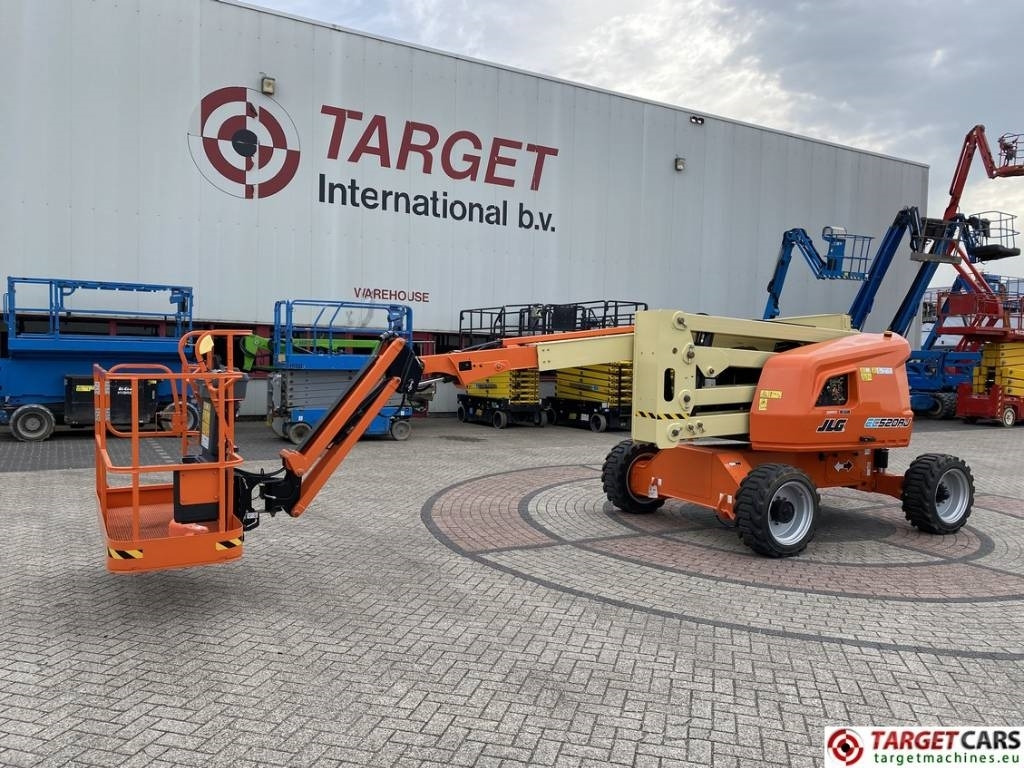 JLG EC520AJ Electric Articulated Boom Work Lift 1800cm - Kĺbová pracovná plošina: obrázok 1 JLG EC520AJ Electric Articulated Boom Work Lift 1800cm - Kĺbová pracovná plošina: obrázok 1