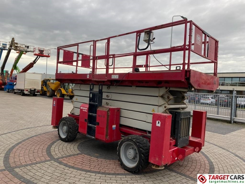 MEC 6092RT Diesel 4x4 Scissor Work Lift 2020cm - Samohybná plošiny: obrázok 2 MEC 6092RT Diesel 4x4 Scissor Work Lift 2020cm - Samohybná plošiny: obrázok 2