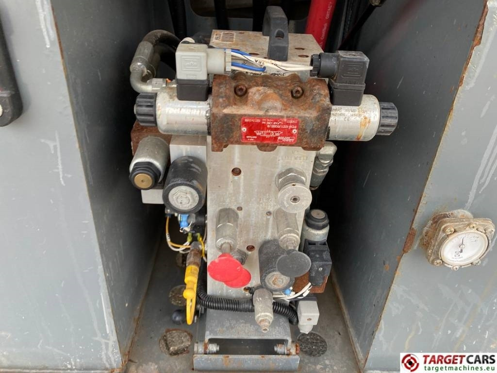 Leasing SkyJack SJ6826 RT Diesel 4x4 Scissor Work Lift 992cm SkyJack SJ6826 RT Diesel 4x4 Scissor Work Lift 992cm: obrázok 14 Leasing SkyJack SJ6826 RT Diesel 4x4 Scissor Work Lift 992cm SkyJack SJ6826 RT Diesel 4x4 Scissor Work Lift 992cm: obrázok 14