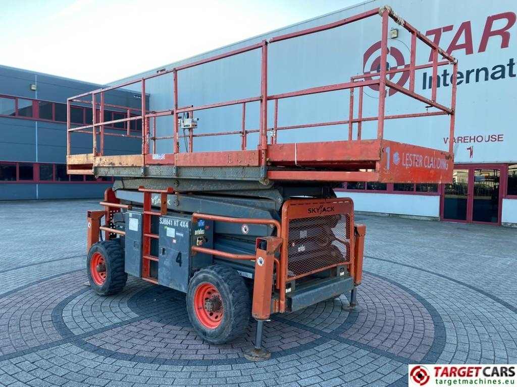 Samohybná plošiny SkyJack SJ8841 RT Diesel 4x4 Scissor Work Lift 1430cm: obrázok 29