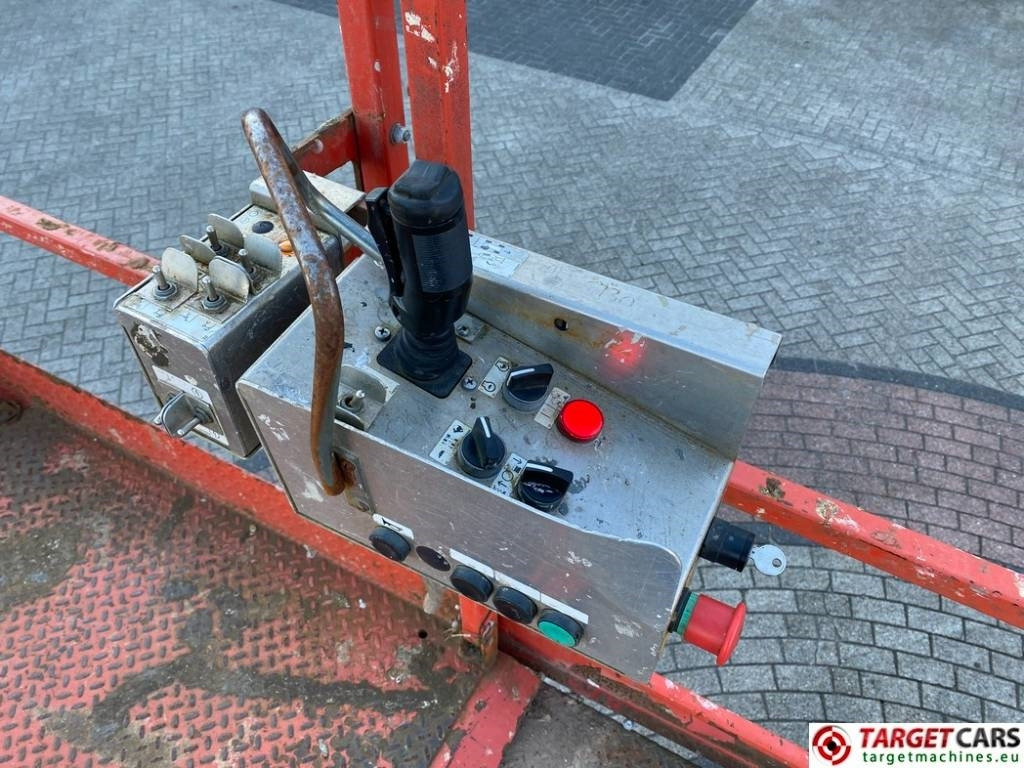 Samohybná plošiny SkyJack SJ8841 RT Diesel 4x4 Scissor Work Lift 1430cm: obrázok 9