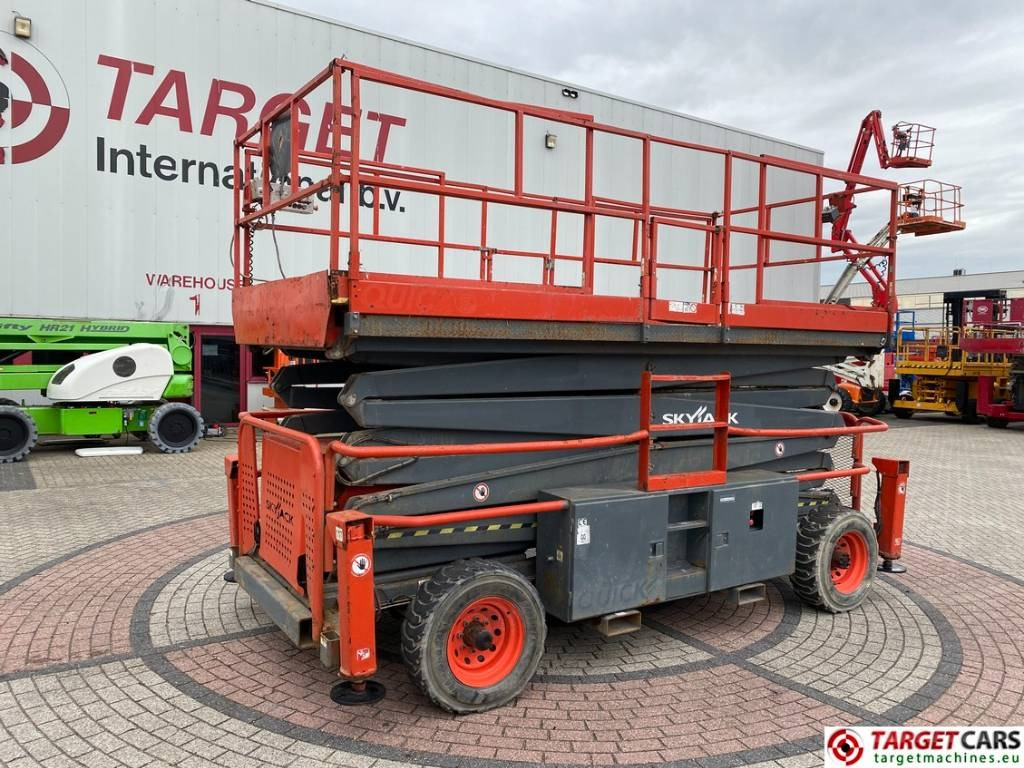 SkyJack SJ9250 RT Diesel 4x4 Scissor Work Lift 1720cm - Samohybná plošiny: obrázok 1 SkyJack SJ9250 RT Diesel 4x4 Scissor Work Lift 1720cm - Samohybná plošiny: obrázok 1