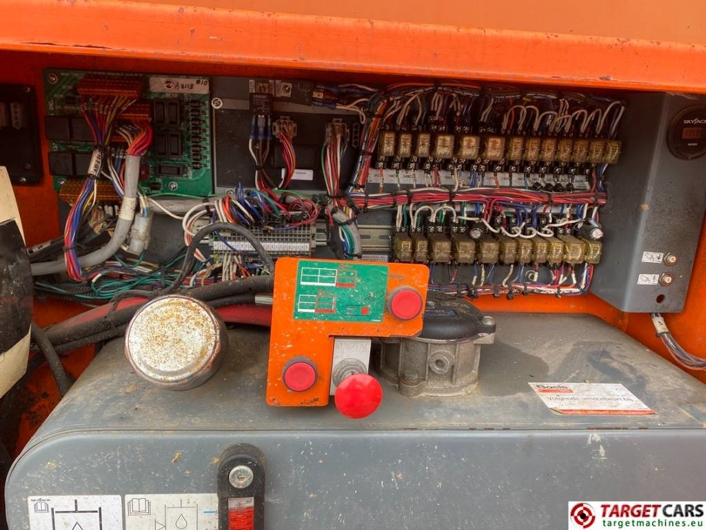 Samohybná plošiny SkyJack SJ9250 RT Diesel 4x4 Scissor Work Lift 1720cm: obrázok 46 Samohybná plošiny SkyJack SJ9250 RT Diesel 4x4 Scissor Work Lift 1720cm: obrázok 46