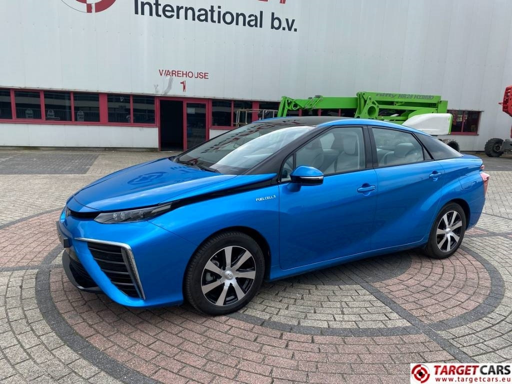 Toyota Mirai FCV HydroGen FuelCell - Sedan: obrázok 1 Toyota Mirai FCV HydroGen FuelCell - Sedan: obrázok 1