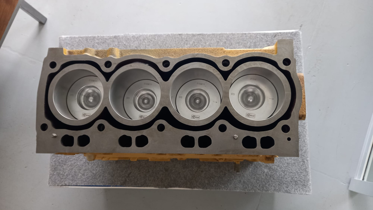 Caterpillar 3054C Short Block revisionato per CAT 3054C e C4.4 - Blok valcov pre Stavebné stroje: obrázok 2 Caterpillar 3054C Short Block revisionato per CAT 3054C e C4.4 - Blok valcov pre Stavebné stroje: obrázok 2