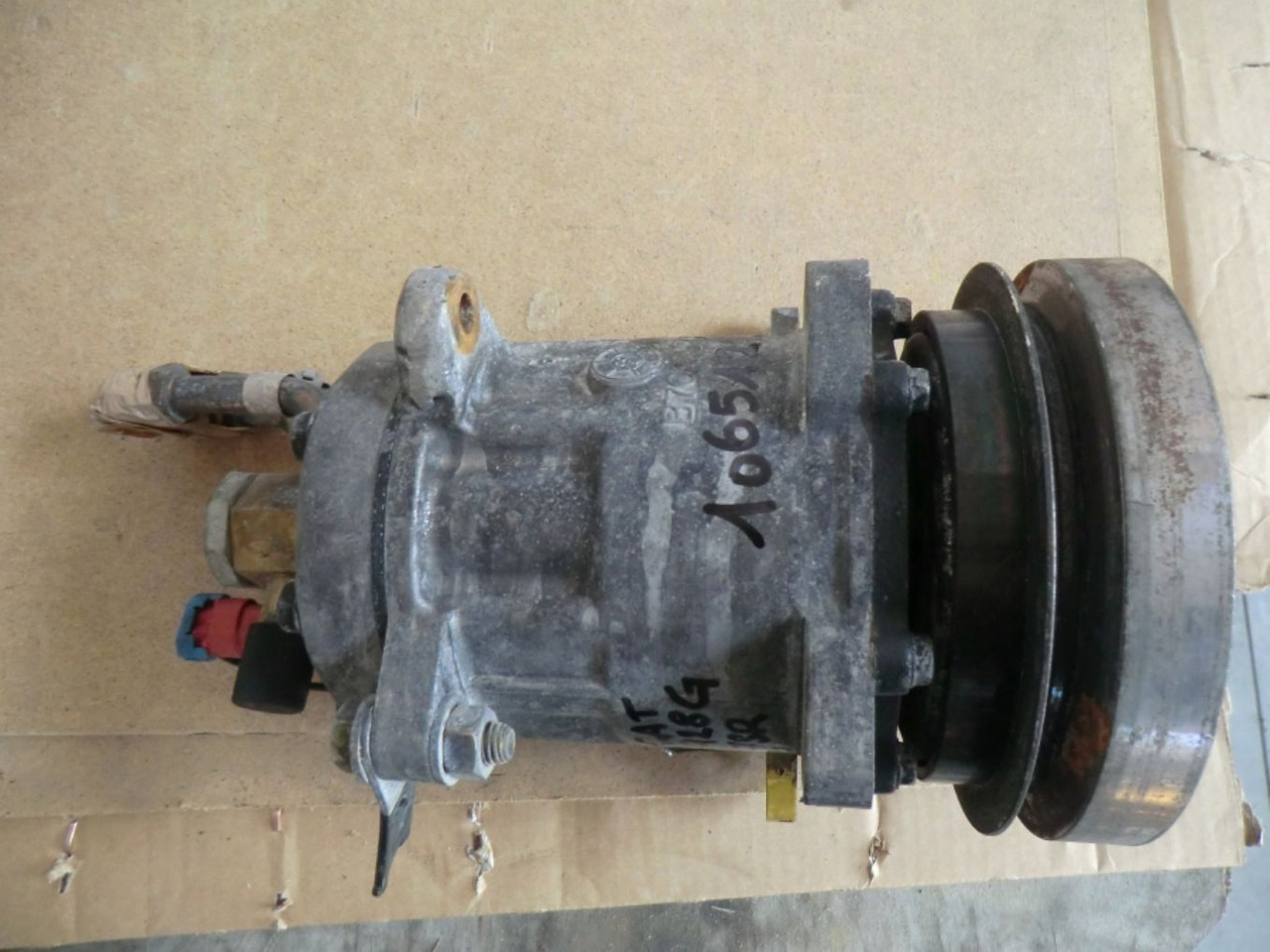 Caterpillar 928G COMPRESSORE ARIA CONDIZIONATA - Kompresor klimatizácie pre Stavebné stroje: obrázok 1 Caterpillar 928G COMPRESSORE ARIA CONDIZIONATA - Kompresor klimatizácie pre Stavebné stroje: obrázok 1