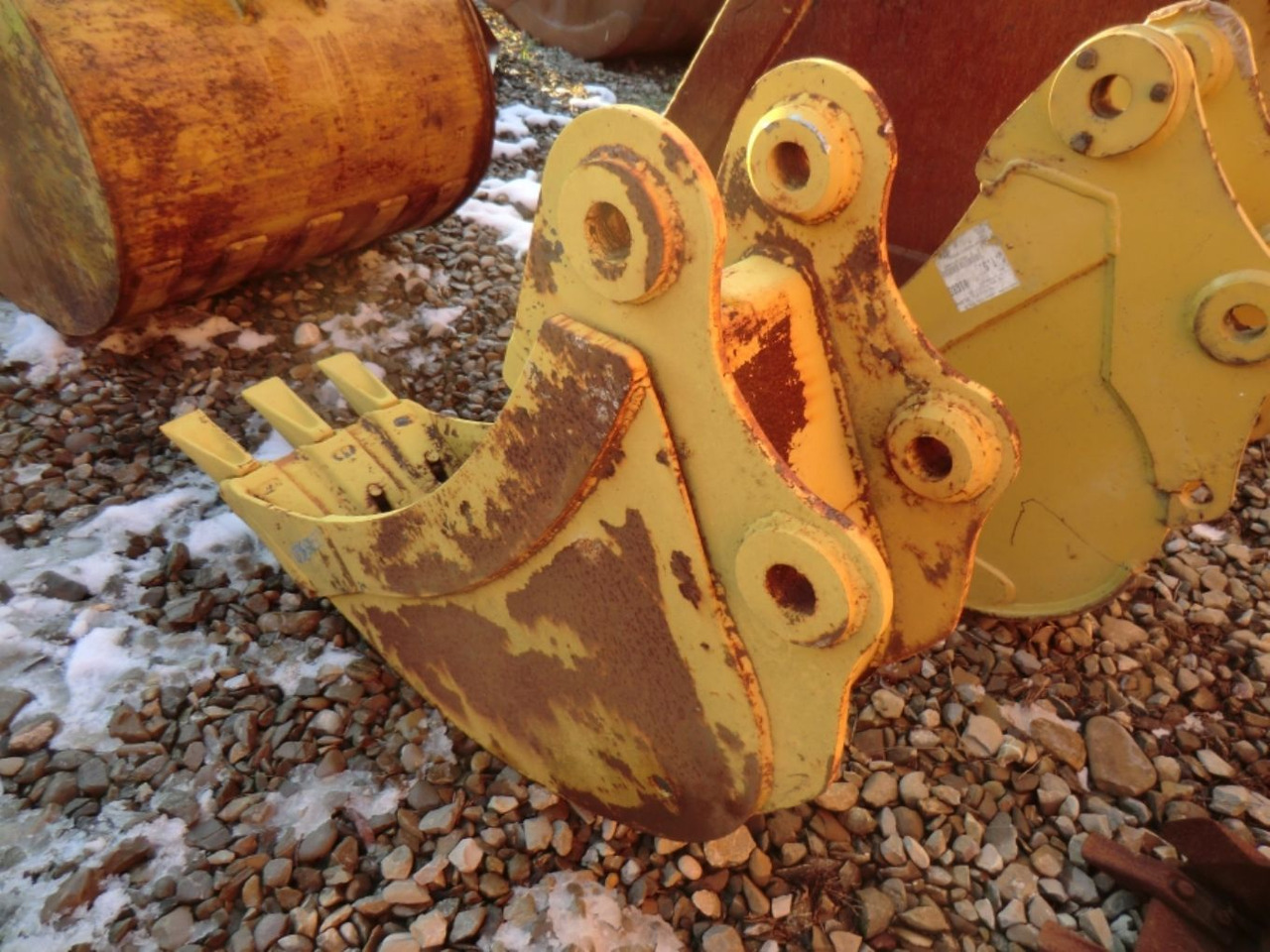 Caterpillar E70 Benna con denti, larghezza mm 350 - Lyžica pre rýpadlo: obrázok 3 Caterpillar E70 Benna con denti, larghezza mm 350 - Lyžica pre rýpadlo: obrázok 3