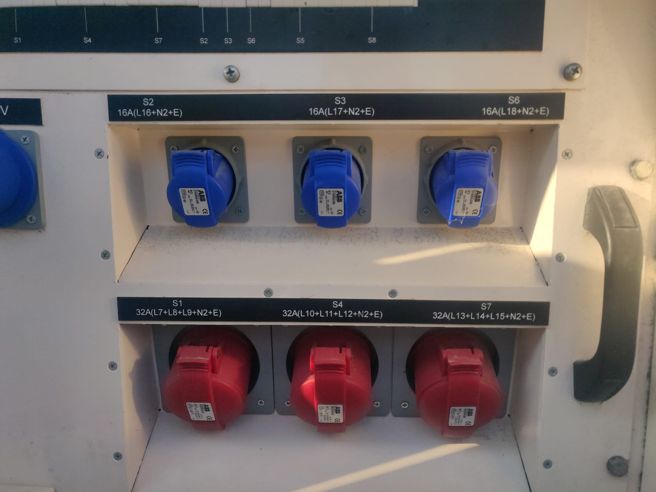 Caterpillar Olympian XQE200 - Elektrický generátor: obrázok 2 Caterpillar Olympian XQE200 - Elektrický generátor: obrázok 2