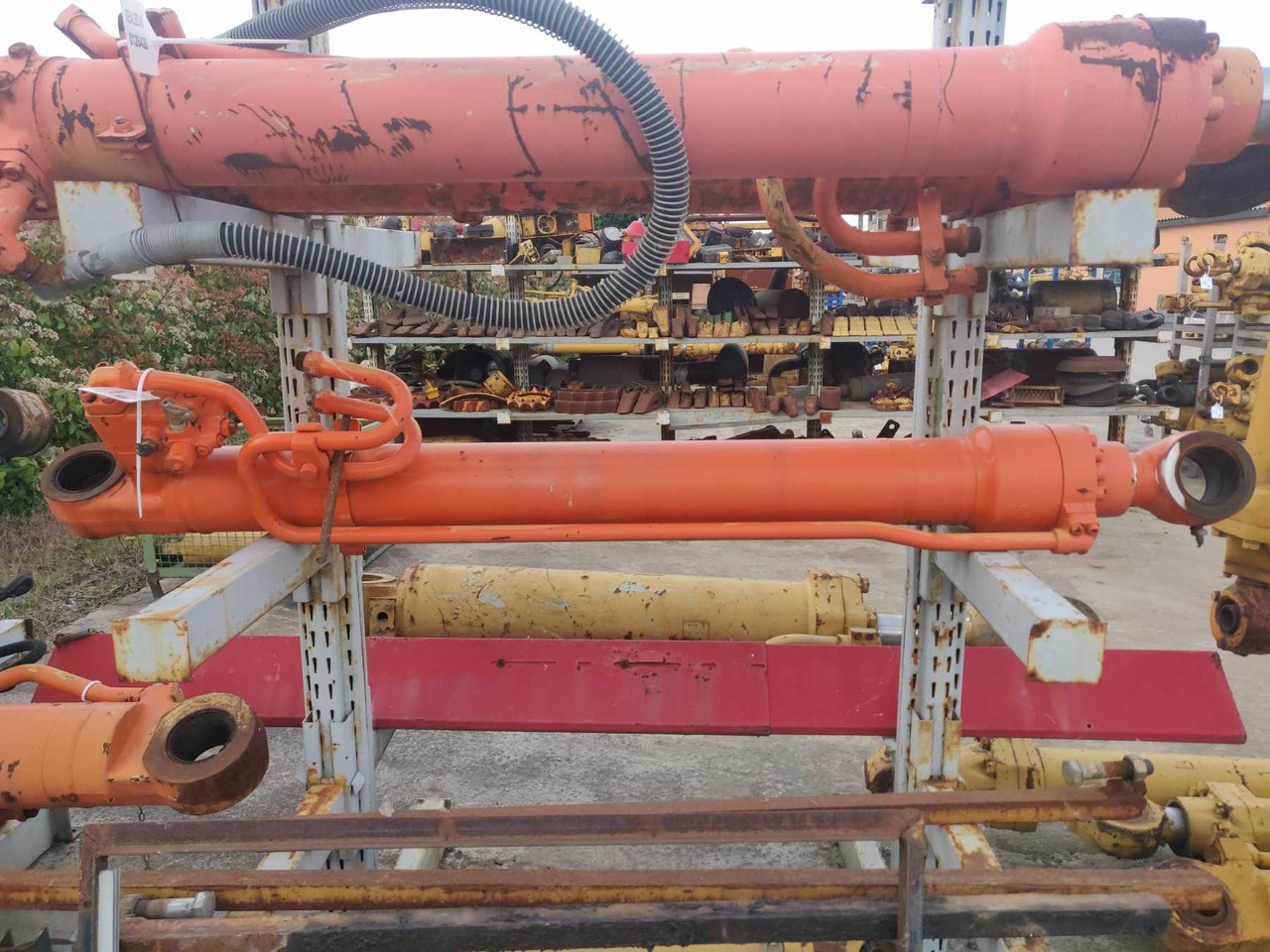 HITACHI ZX240 BAS Cilindro di salita destro con valvola anticaduta - Ventil pre Stavebné stroje: obrázok 1 HITACHI ZX240 BAS Cilindro di salita destro con valvola anticaduta - Ventil pre Stavebné stroje: obrázok 1