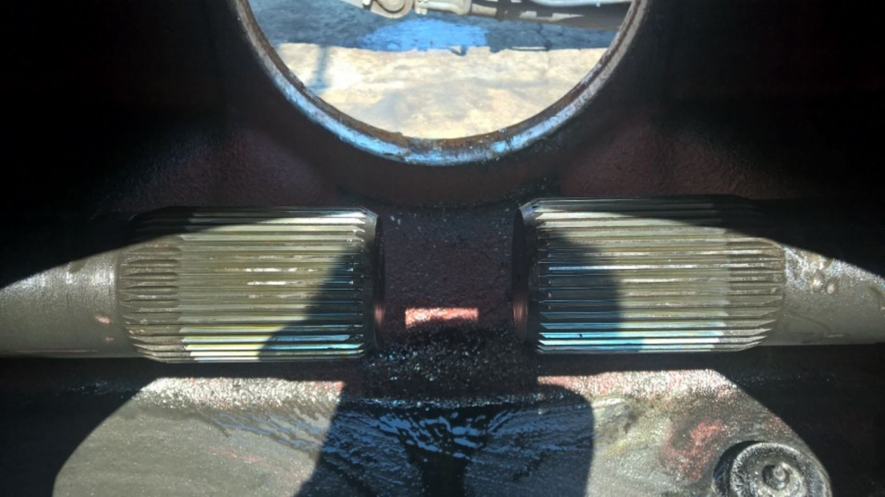 PERLINI DP655 ASSALE COMPLETO DI RIDUTTORI - Transmisie pre Stavebné stroje: obrázok 5 PERLINI DP655 ASSALE COMPLETO DI RIDUTTORI - Transmisie pre Stavebné stroje: obrázok 5