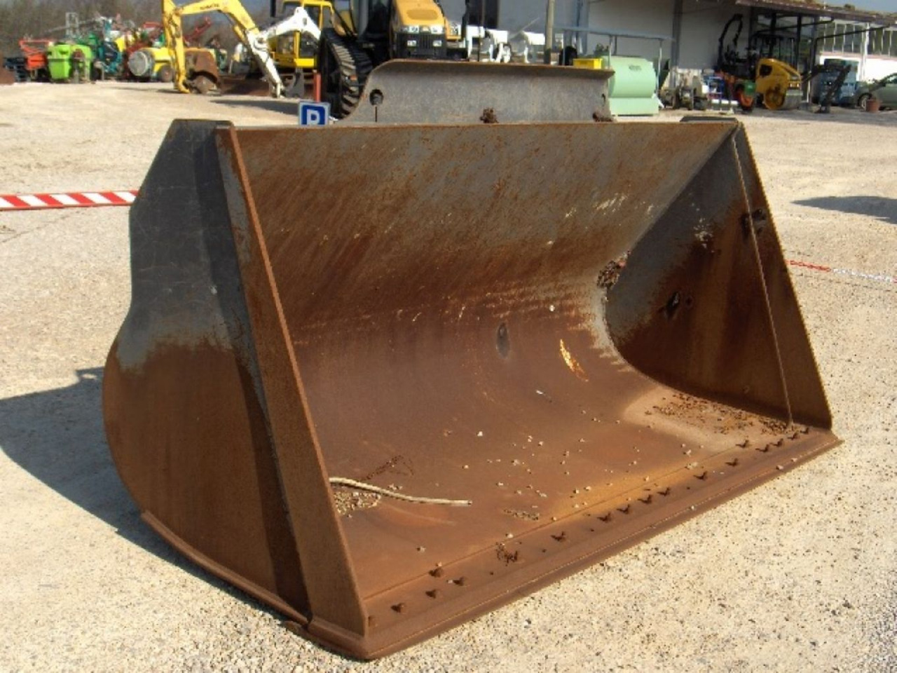 VOLVO L70F BENNA CON ATTACCO RAPIDO, LAMA 2550mm, MOD. 83738 - Nakladacia lyžica: obrázok 1 VOLVO L70F BENNA CON ATTACCO RAPIDO, LAMA 2550mm, MOD. 83738 - Nakladacia lyžica: obrázok 1