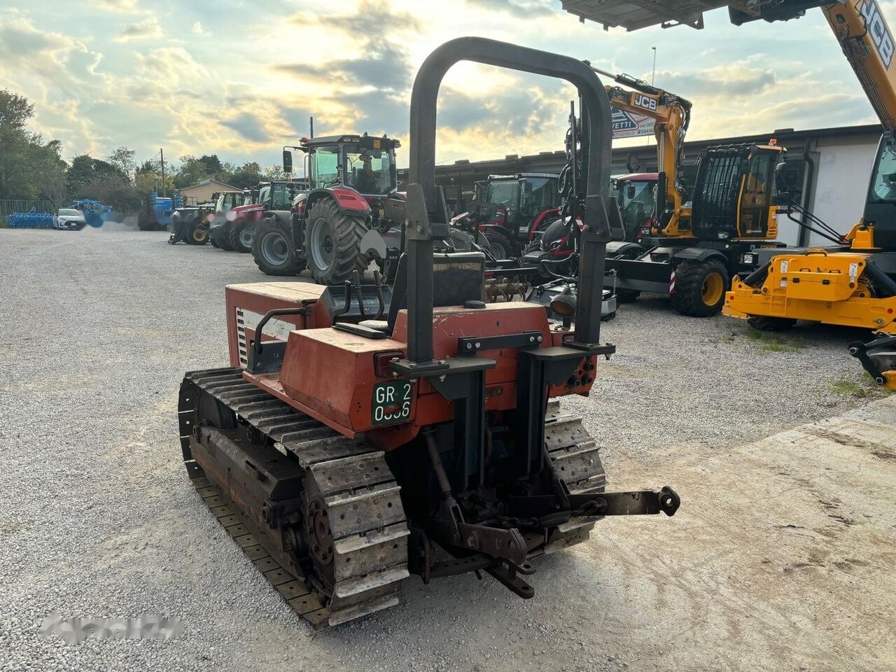 FIAT 665C - Pásový traktor: obrázok 2 FIAT 665C - Pásový traktor: obrázok 2