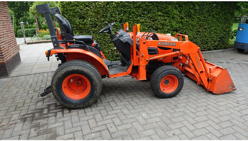 Kubota B2230 HST Hydrostaat MOTOR DEFECT - Kompaktný traktor: obrázok 3 Kubota B2230 HST Hydrostaat MOTOR DEFECT - Kompaktný traktor: obrázok 3