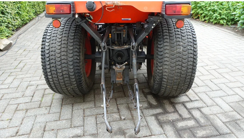 Kubota B2230 HST Hydrostaat MOTOR DEFECT - Kompaktný traktor: obrázok 4 Kubota B2230 HST Hydrostaat MOTOR DEFECT - Kompaktný traktor: obrázok 4