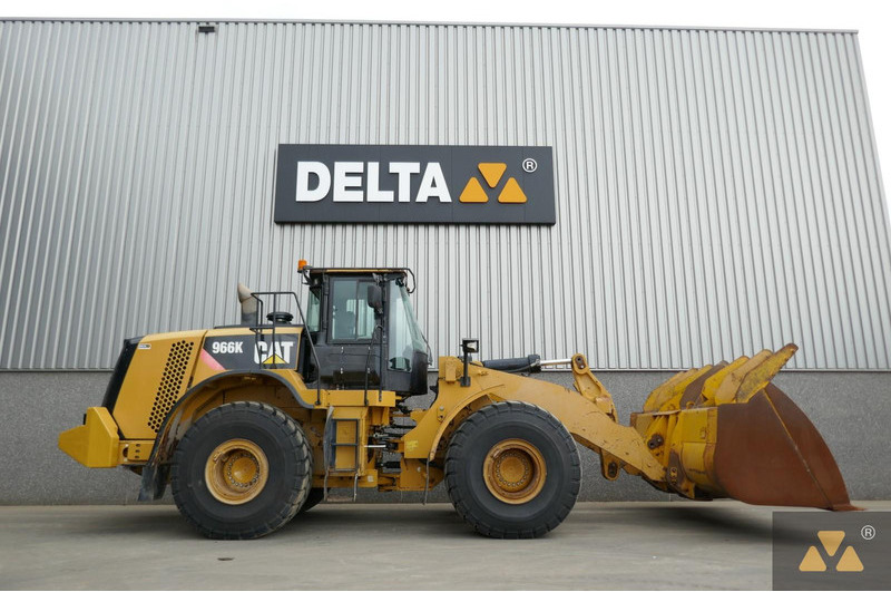 Caterpillar 966K - Kolesový nakladač: obrázok 2 Caterpillar 966K - Kolesový nakladač: obrázok 2
