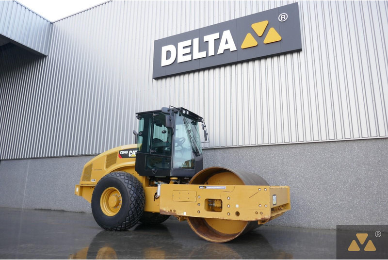 Caterpillar CS64B - Valec: obrázok 3 Caterpillar CS64B - Valec: obrázok 3