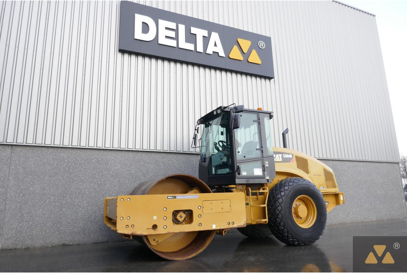 Caterpillar CS64B - Valec: obrázok 4 Caterpillar CS64B - Valec: obrázok 4