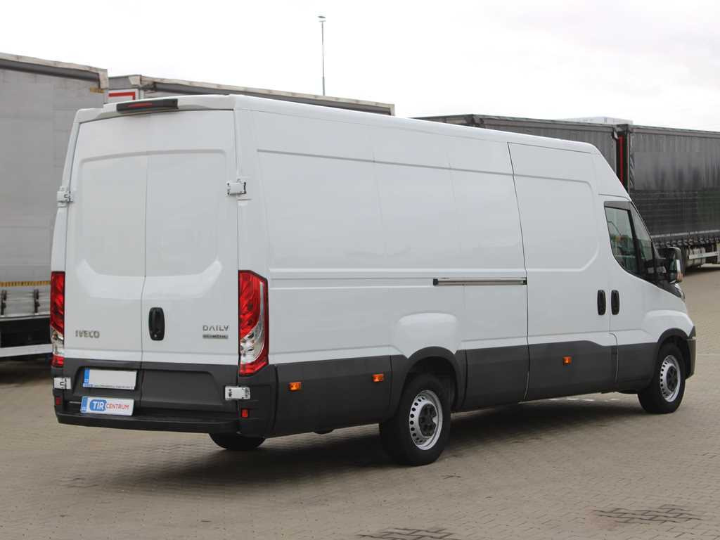 Iveco Daily 35S16 - Furgon: obrázok 4 Iveco Daily 35S16 - Furgon: obrázok 4