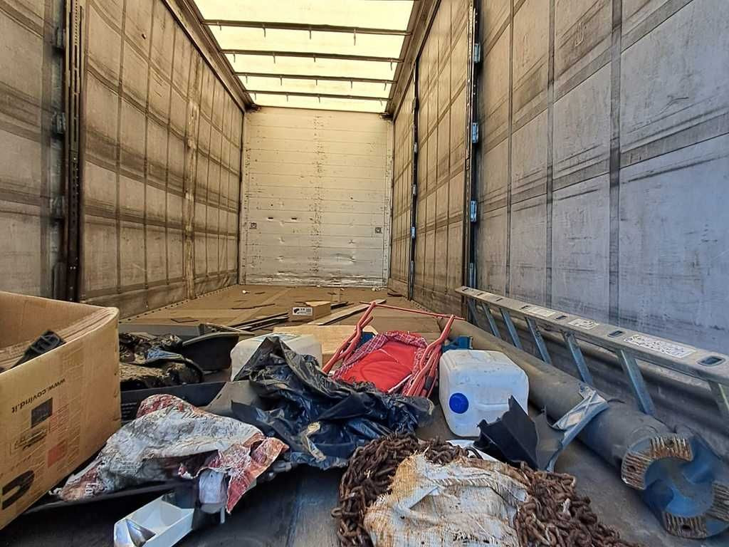 Mercedes-Benz Actros 2542, 6X2 - Plachtové nákladné vozidlo: obrázok 4 Mercedes-Benz Actros 2542, 6X2 - Plachtové nákladné vozidlo: obrázok 4