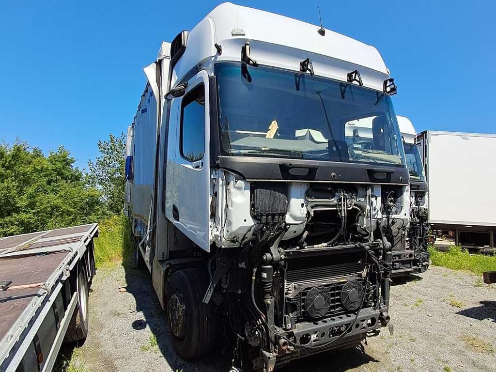 Mercedes-Benz Actros 2542, 6X2 - Plachtové nákladné vozidlo: obrázok 2 Mercedes-Benz Actros 2542, 6X2 - Plachtové nákladné vozidlo: obrázok 2