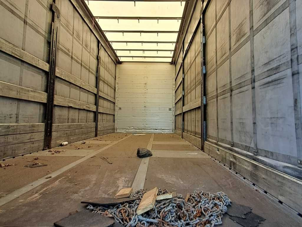 Mercedes-Benz Actros 2542, 6X2 - Plachtové nákladné vozidlo: obrázok 4 Mercedes-Benz Actros 2542, 6X2 - Plachtové nákladné vozidlo: obrázok 4