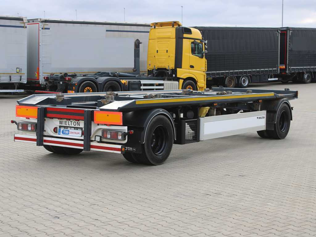 Wielton PS2P, SAF AXLES, TIRES 80% - Hákový/ Ramenový nosič přívěs: obrázok 4 Wielton PS2P, SAF AXLES, TIRES 80% - Hákový/ Ramenový nosič přívěs: obrázok 4