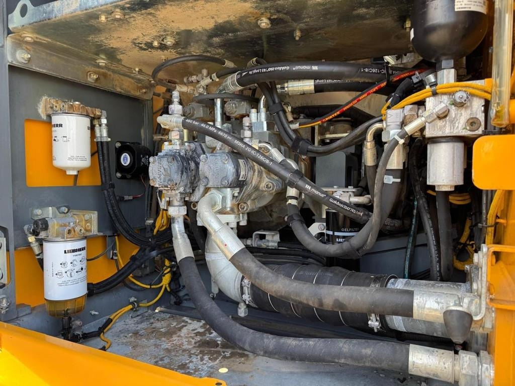 Pásové rýpadlo Liebherr R922 LC: obrázok 22