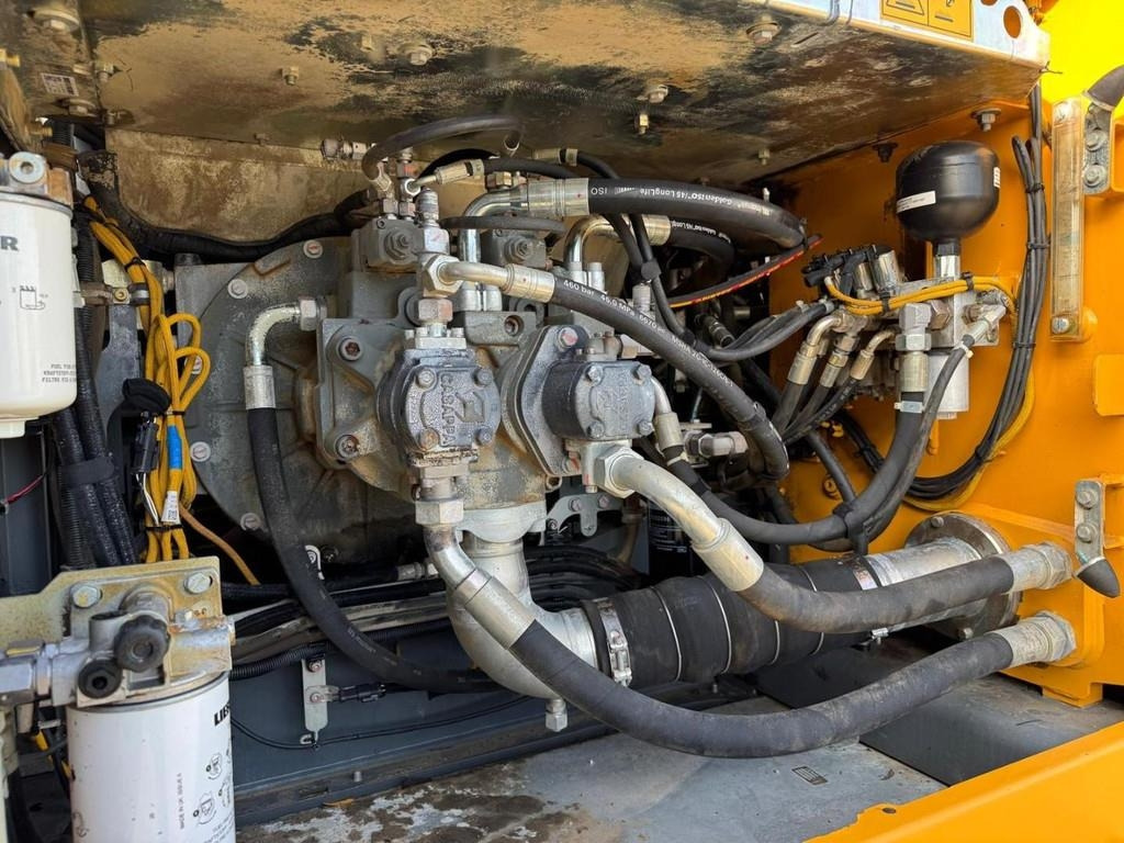 Pásové rýpadlo Liebherr R922 LC: obrázok 25