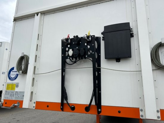 Berger SAPL 24 LTN Light, 5730 kg, 1A lift, 3A gelenkt - Plachtový náves: obrázok 5 Berger SAPL 24 LTN Light, 5730 kg, 1A lift, 3A gelenkt - Plachtový náves: obrázok 5