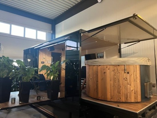 Izabella Wellnessanhänger mit Sauna und Whirlpool, Stromaggregat - Obytný príves: obrázok 1 Izabella Wellnessanhänger mit Sauna und Whirlpool, Stromaggregat - Obytný príves: obrázok 1