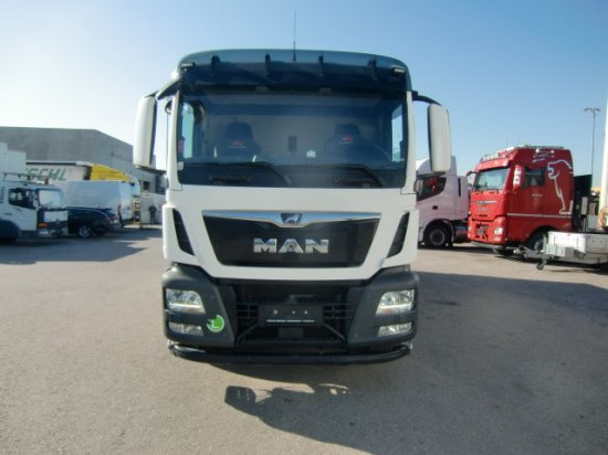 MAN TGS 18.420 Tiertransporter,Euro 6, Manual Seilwinde, el. Ladebordwand Voll Luft - Nákladné auto na prepravu koní: obrázok 2 MAN TGS 18.420 Tiertransporter,Euro 6, Manual Seilwinde, el. Ladebordwand Voll Luft - Nákladné auto na prepravu koní: obrázok 2