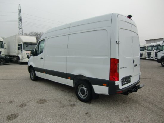 Mercedes-Benz Sprinter 319 CDI Standard, el.Schiebetür ,Exportpreis ohne Nova - Furgon: obrázok 4 Mercedes-Benz Sprinter 319 CDI Standard, el.Schiebetür ,Exportpreis ohne Nova - Furgon: obrázok 4