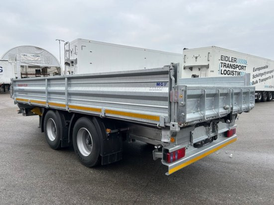 Möslein Tandemkipper-Tieflader, 3 Seitenkipper mit Einschubrampen - Príves podvalník: obrázok 5 Möslein Tandemkipper-Tieflader, 3 Seitenkipper mit Einschubrampen - Príves podvalník: obrázok 5
