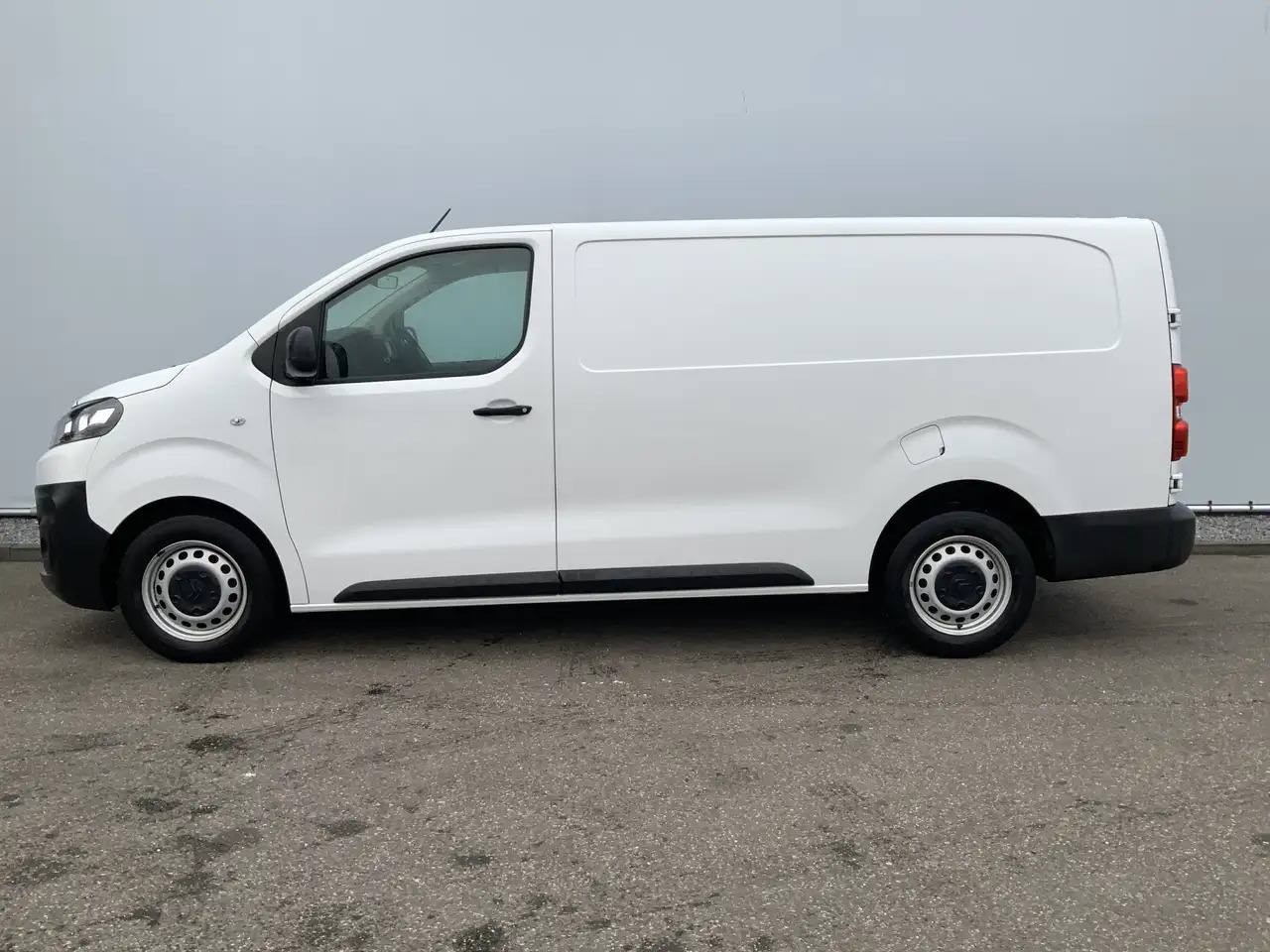 Citroen Jumpy 2.0 BlueHDI 120 XL Club Airco Cruise Navi 3 Zits E - Malá dodávka: obrázok 4 Citroen Jumpy 2.0 BlueHDI 120 XL Club Airco Cruise Navi 3 Zits E - Malá dodávka: obrázok 4