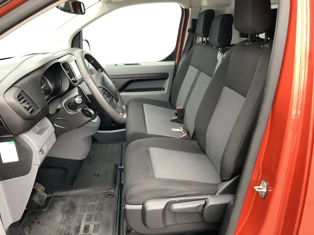 Citroen Jumpy 2.0 BlueHDI 180 Business M S&S Automaat Airco Crui - Furgon: obrázok 4 Citroen Jumpy 2.0 BlueHDI 180 Business M S&S Automaat Airco Crui - Furgon: obrázok 4