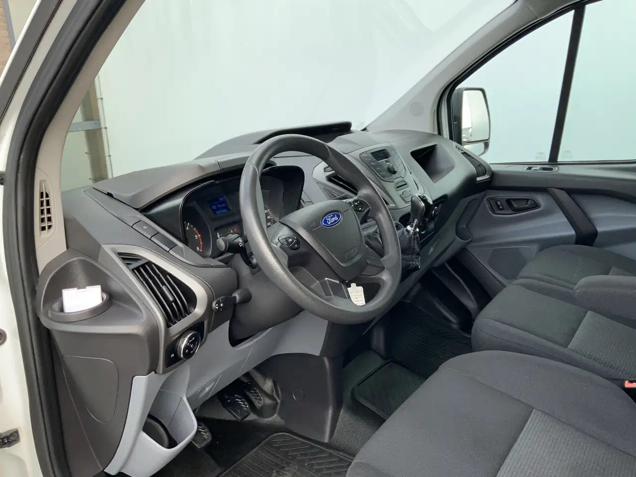 Ford Transit Custom 270 2.2 TDCI L1H1 Economy Edition Airco Cruise 3 Z - Furgon: obrázok 5 Ford Transit Custom 270 2.2 TDCI L1H1 Economy Edition Airco Cruise 3 Z - Furgon: obrázok 5
