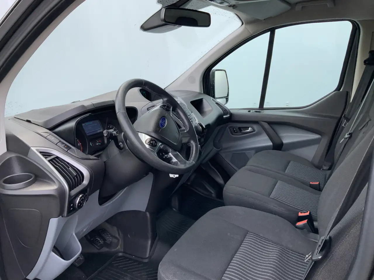 Ford Transit Custom 270 2.2 TDCI L1H1 Trend Airco Camera Cruise Dakdra - Furgon: obrázok 5 Ford Transit Custom 270 2.2 TDCI L1H1 Trend Airco Camera Cruise Dakdra - Furgon: obrázok 5