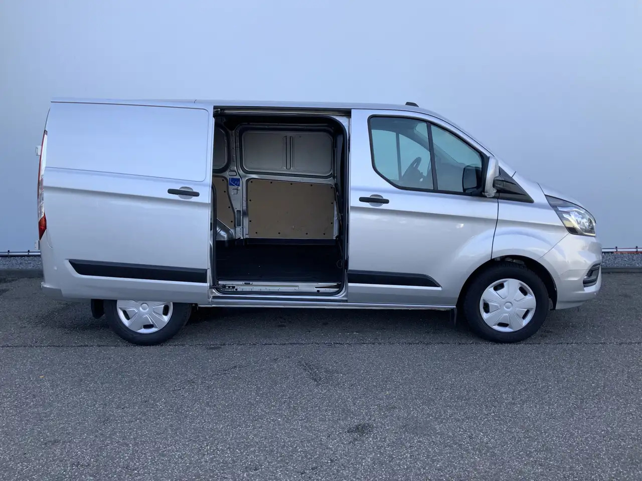 Leasing Ford Transit Custom 300 2.0 TDCI L1H1 Limited Airco Cruise Camera 3 Zi Ford Transit Custom 300 2.0 TDCI L1H1 Limited Airco Cruise Camera 3 Zi: obrázok 20 Leasing Ford Transit Custom 300 2.0 TDCI L1H1 Limited Airco Cruise Camera 3 Zi Ford Transit Custom 300 2.0 TDCI L1H1 Limited Airco Cruise Camera 3 Zi: obrázok 20