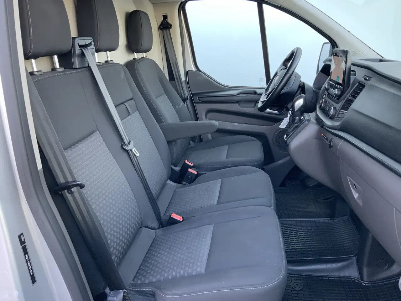 Leasing Ford Transit Custom 300 2.0 TDCI L1H1 Limited Airco Cruise Camera 3 Zi Ford Transit Custom 300 2.0 TDCI L1H1 Limited Airco Cruise Camera 3 Zi: obrázok 18 Leasing Ford Transit Custom 300 2.0 TDCI L1H1 Limited Airco Cruise Camera 3 Zi Ford Transit Custom 300 2.0 TDCI L1H1 Limited Airco Cruise Camera 3 Zi: obrázok 18